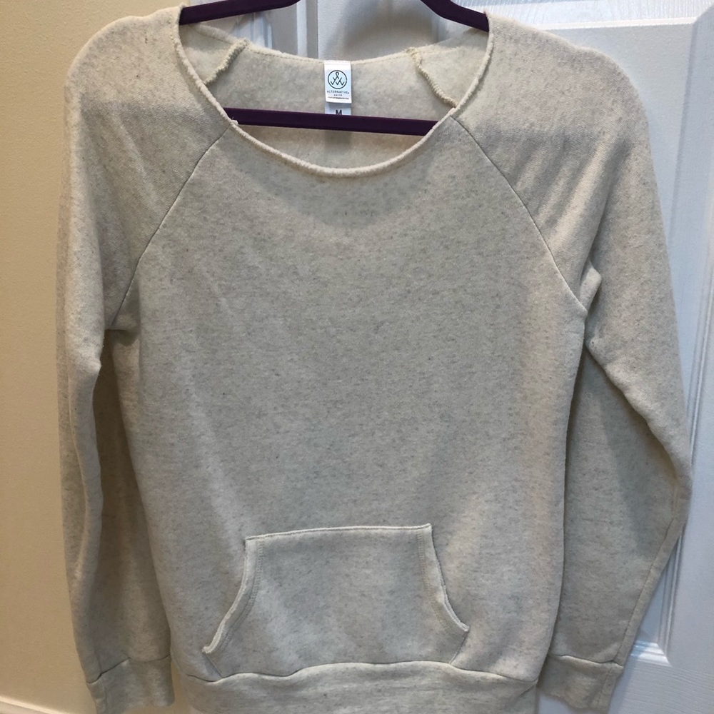 Wide neck sweatshirt.
